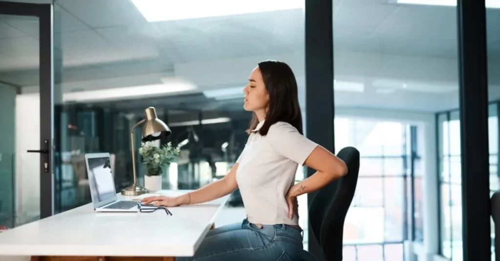 Ofis çalışanlarının her geçen gün hareketsizleşmesi riski artırıyor